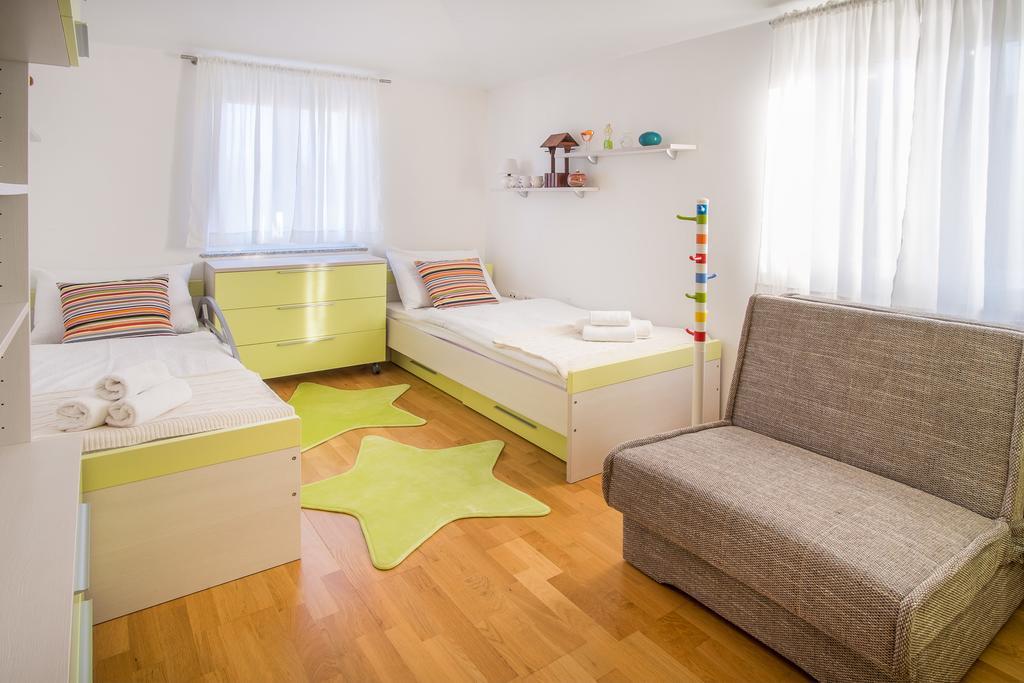 Apartment Ivana 2435 Malinska Extérieur photo